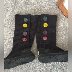 Black size 7 Ugg’s knit